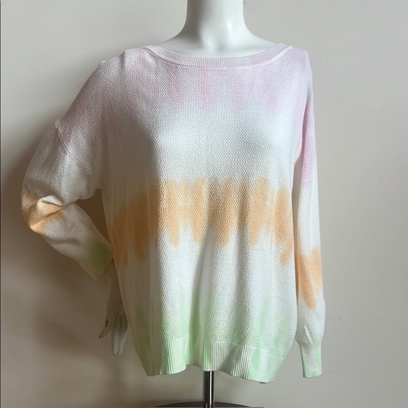 Vince Camuto Sweaters - Vince Camuto Pink and tie dye crew Neck Sweater